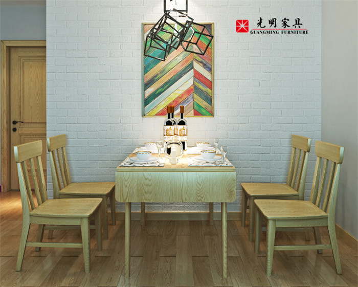 美食的诱惑无法阻挡，实木餐桌健康之选