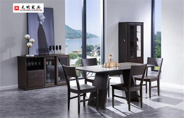 实木餐桌环保耐用方圆餐桌你会怎么?。?/></p><p><br/></p><p style=
